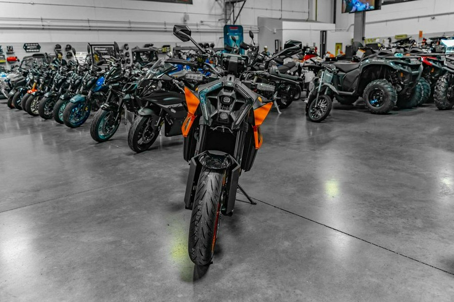 2024 KTM 990 Duke