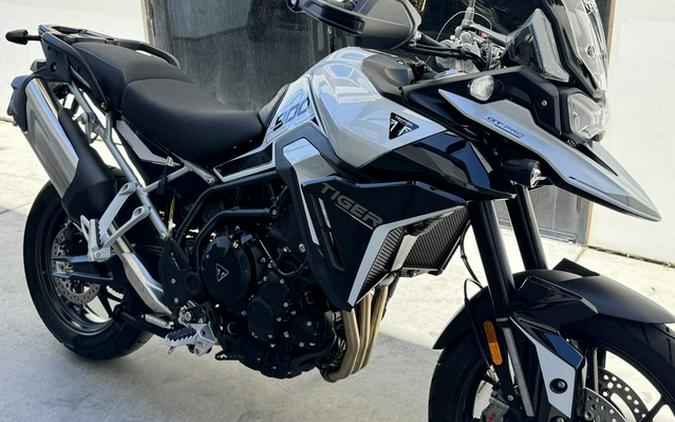 2025 Triumph Tiger 900 GT Pro Snowdonia White Sapphire Black