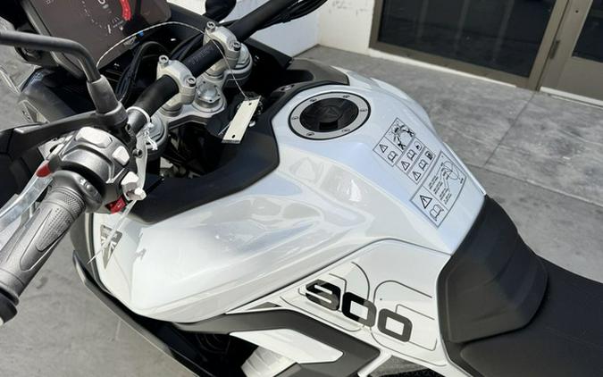 2025 Triumph Tiger 900 GT Pro Snowdonia White Sapphire Black