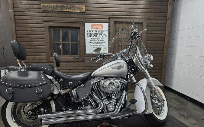 2009 Harley-Davidson® Softail® Deluxe WHT GOLD/PEWTER