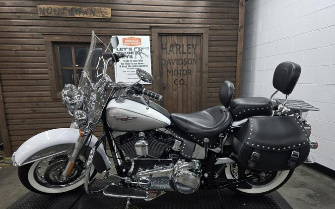 2009 Harley-Davidson® Softail® Deluxe WHT GOLD/PEWTER