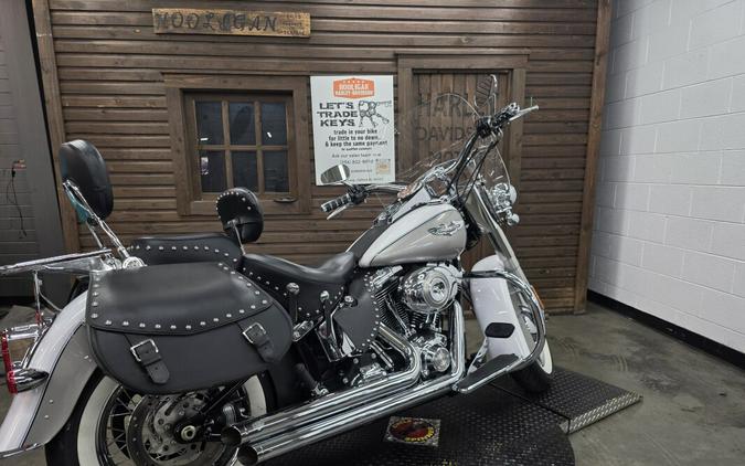 2009 Harley-Davidson® Softail® Deluxe WHT GOLD/PEWTER