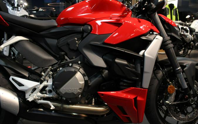 2023 Ducati Streetfighter V2