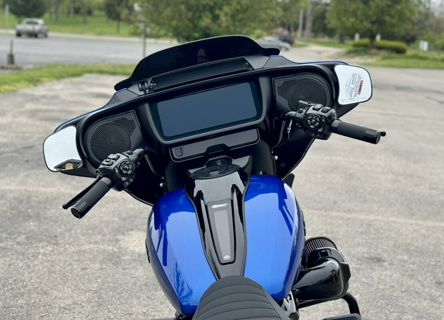 2024 Harley-Davidson Street Glide® Blue Burst - Black Finish