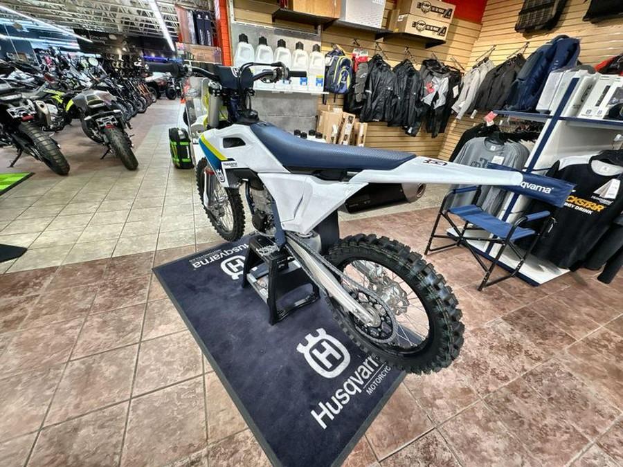 New 2025 HUSQVARNA FC 450
