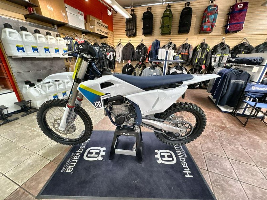 New 2025 HUSQVARNA FC 450