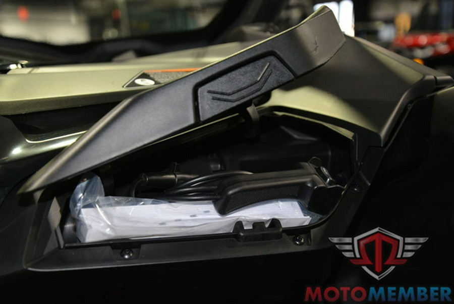 2025 Can-Am Maverick R Max X RS With Smart-Shox X rs