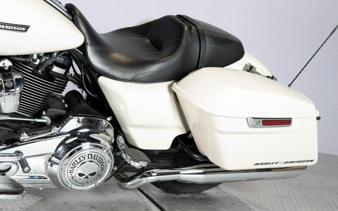 2022 Harley-Davidson Street Glide