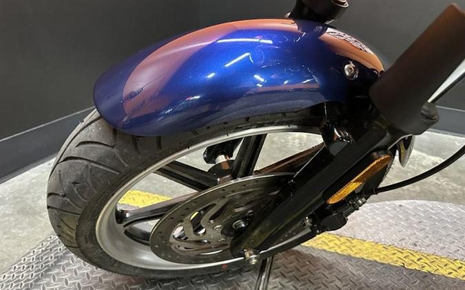 2012 Triumph Bonneville SE Two-Tones
