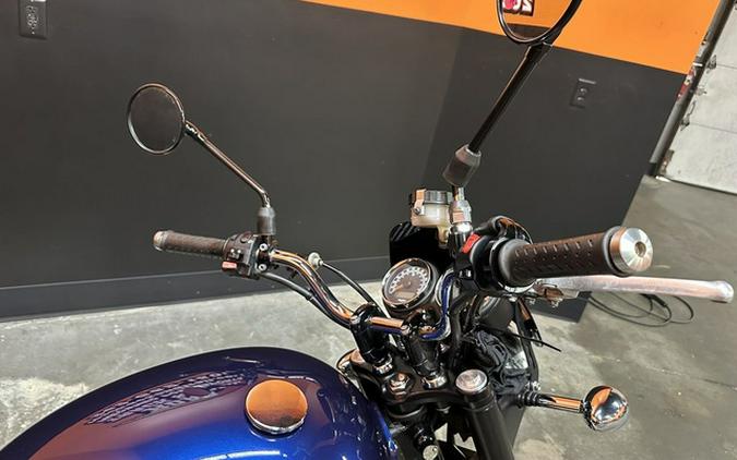 2012 Triumph Bonneville SE Two-Tones