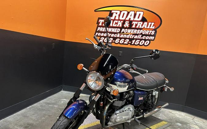 2012 Triumph Bonneville SE Two-Tones