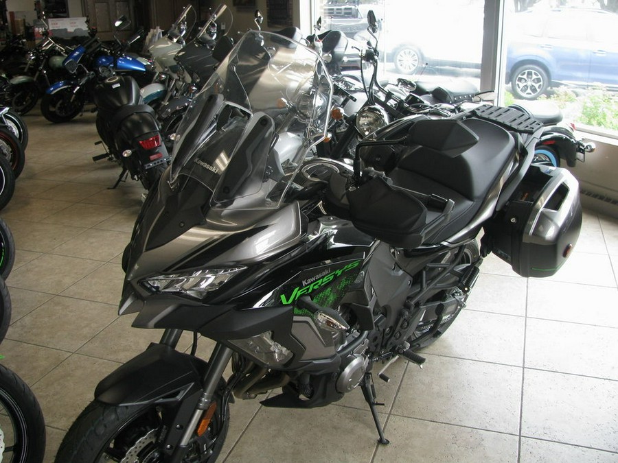 2023 Kawasaki Versys® 1000 SE LT+