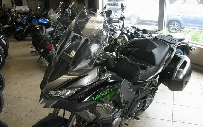 2023 Kawasaki Versys® 1000 SE LT+