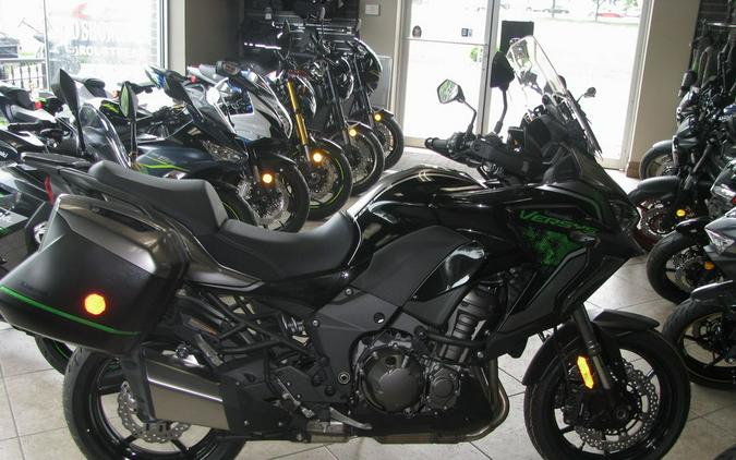 2023 Kawasaki Versys® 1000 SE LT+