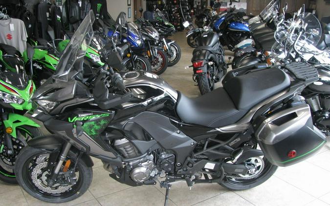 2023 Kawasaki Versys® 1000 SE LT+