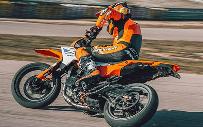 2025 KTM 390 SMC R