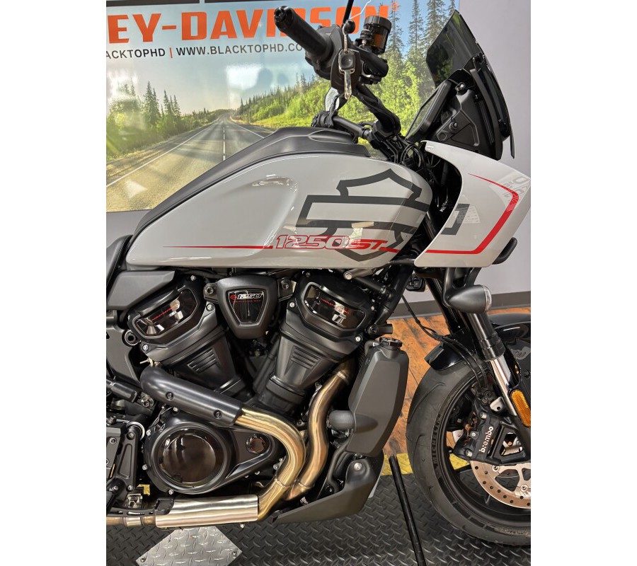 2025 Harley-Davidson® Pan America® 1250 ST BILLIARD GRAY