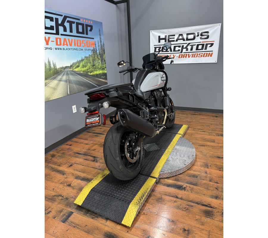 2025 Harley-Davidson® Pan America® 1250 ST BILLIARD GRAY