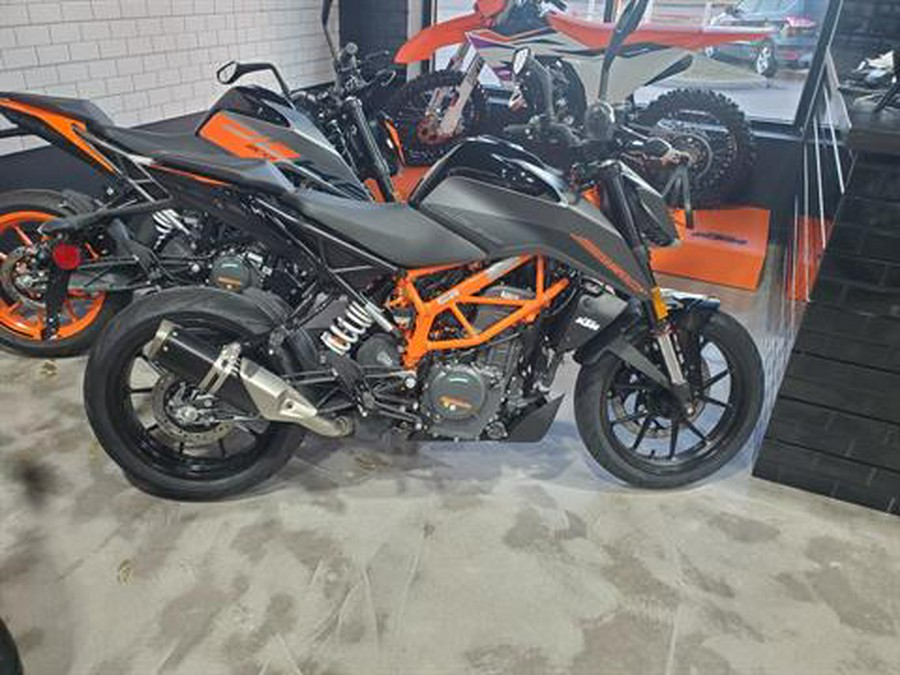 2023 KTM 390 Duke