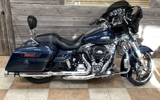 2016 Harley-Davidson® Street Glide® Special Custom Colour Cosmic Blue Pearl