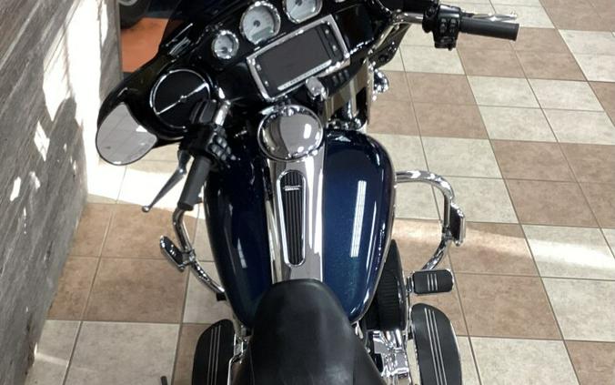 2016 Harley-Davidson® Street Glide® Special Custom Colour Cosmic Blue Pearl