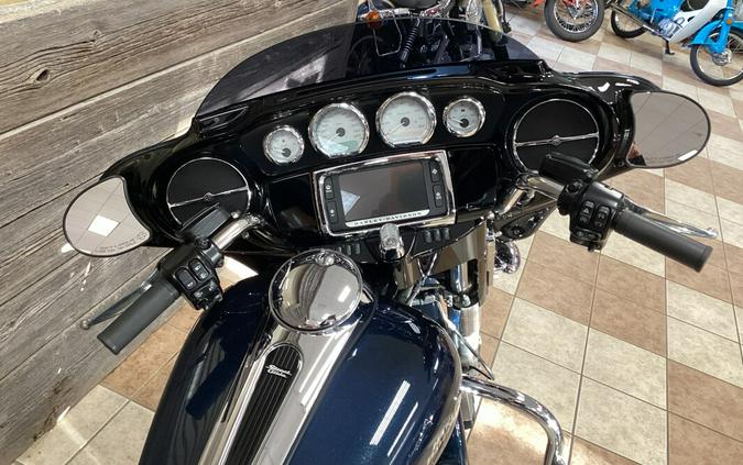 2016 Harley-Davidson® Street Glide® Special Custom Colour Cosmic Blue Pearl