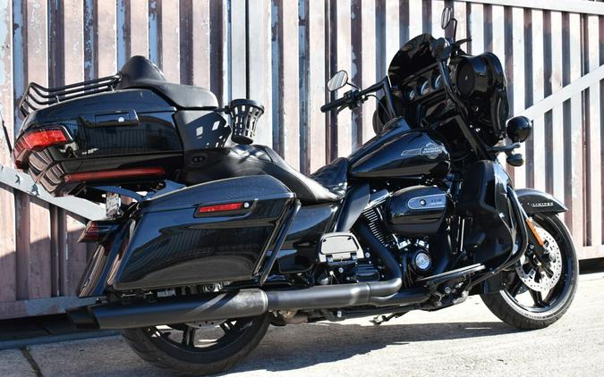 2023 Harley-Davidson® Ultra Limited FLHTK