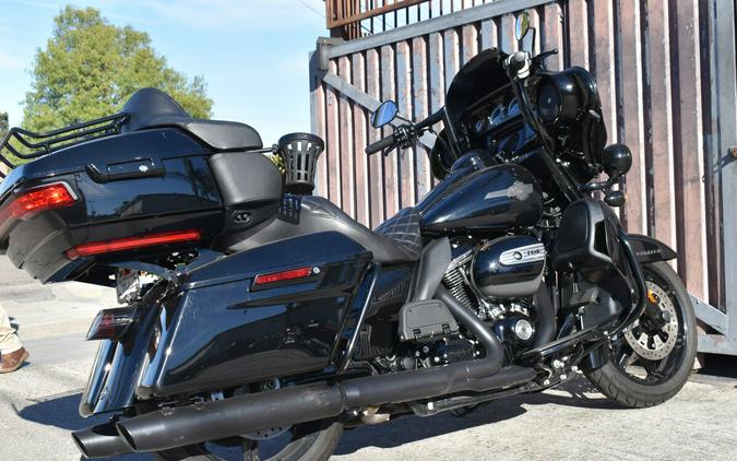 2023 Harley-Davidson® Ultra Limited FLHTK