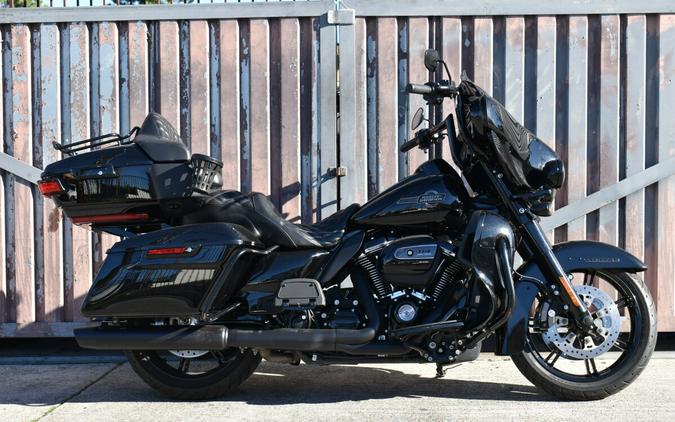 2023 Harley-Davidson® Ultra Limited FLHTK