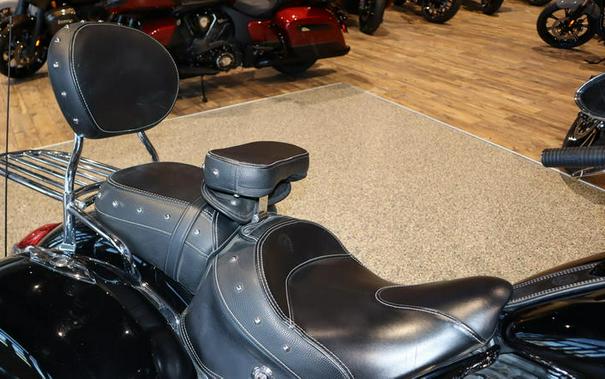 2014 Indian Motorcycle® Chieftain™ Thunder Black