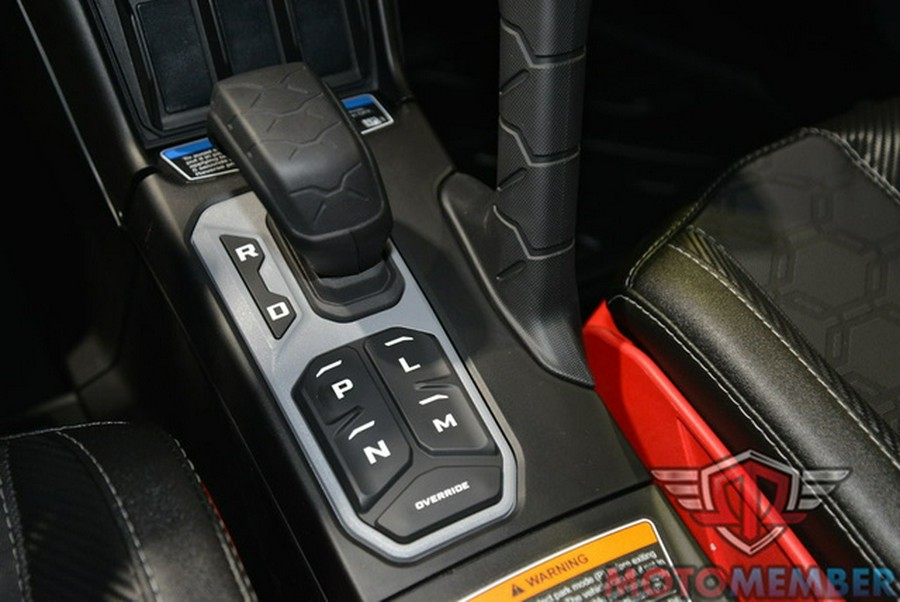 2025 Can-Am Maverick R Max X RS Dusty Navy & Legion Red