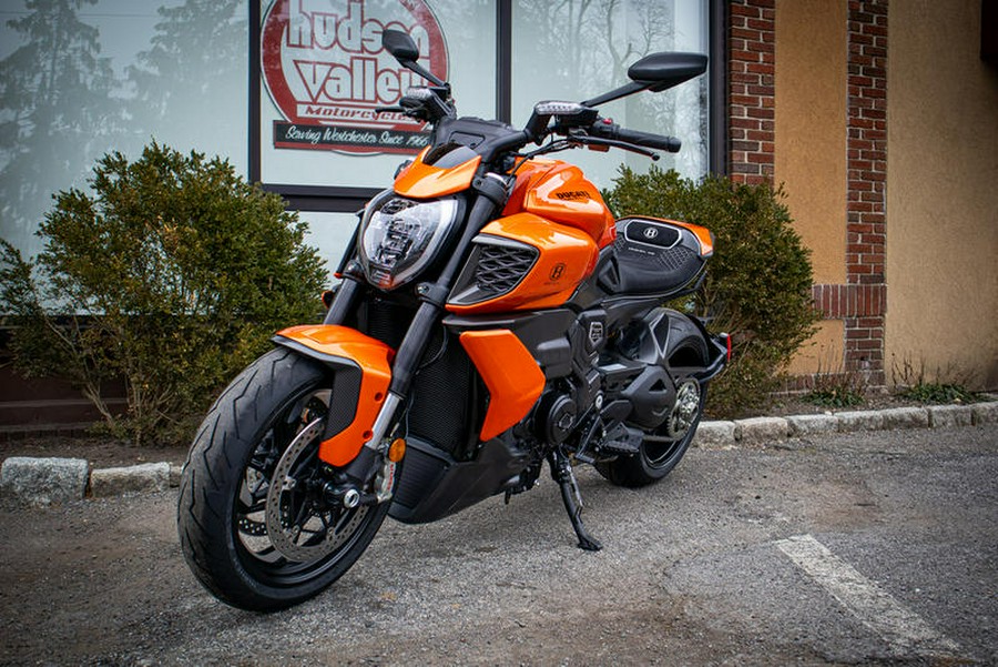 2025 Ducati Diavel for Bentley Mulliner