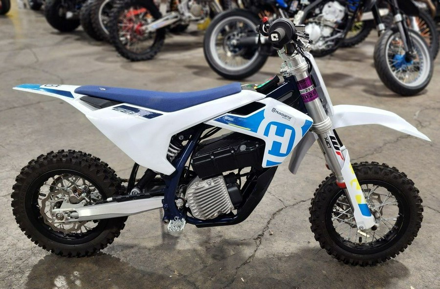 2023 Husqvarna® EE3