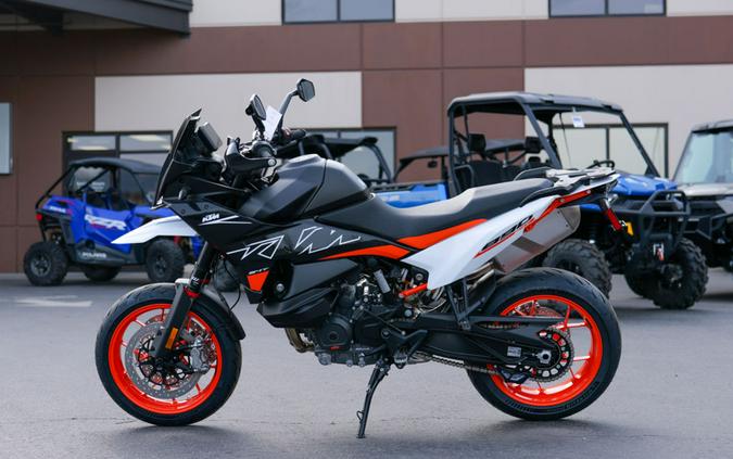 2024 KTM SMT 890