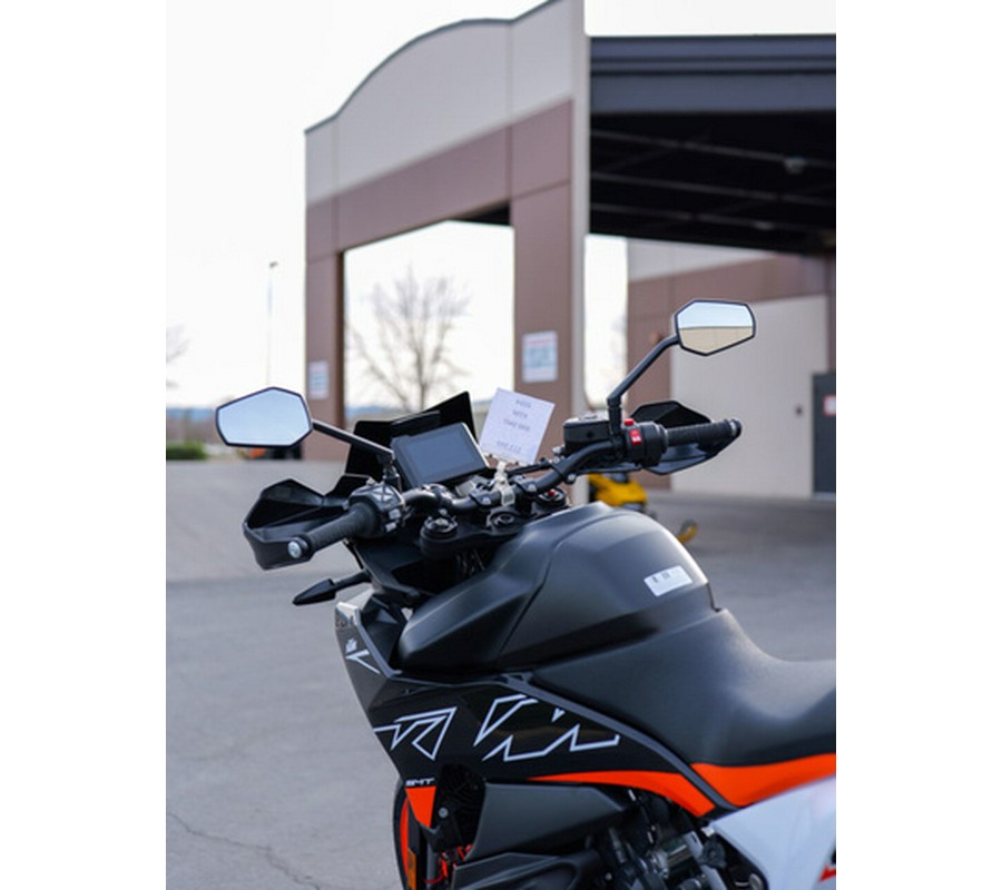 2024 KTM 890 SMT
