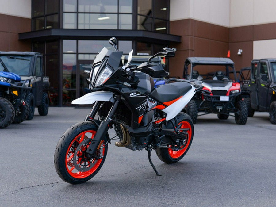 2024 KTM 890 SMT