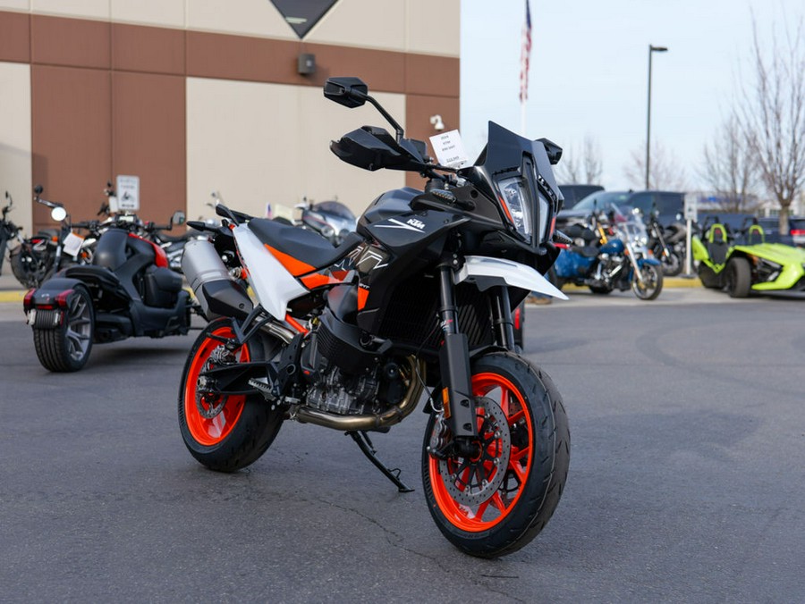 2024 KTM SMT 890