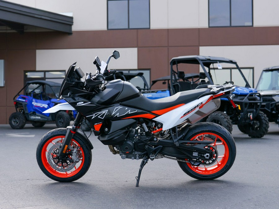 2024 KTM 890 SMT