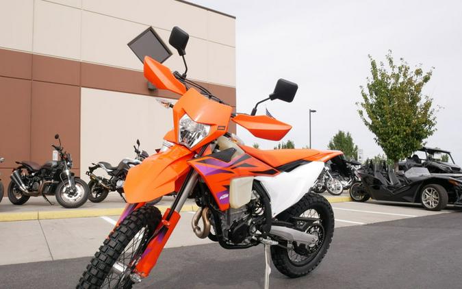 2024 KTM 500 EXC-F Six Days First Look [Fast Facts]