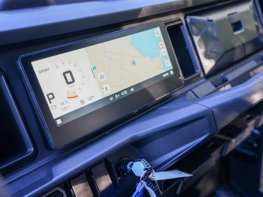 2026 Can-Am® Defender MAX XT HD11 With 10.25 in.display