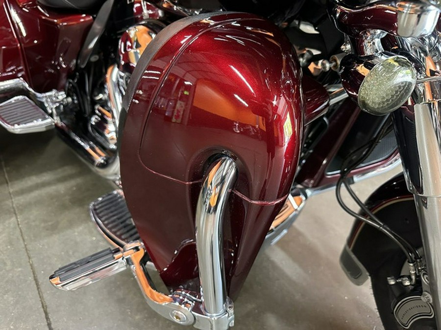 2014 Harley-Davidson Trike FLHTCUTG - Tri Glide Ultra