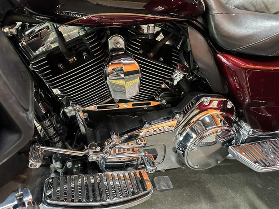 2014 Harley-Davidson Trike FLHTCUTG - Tri Glide Ultra