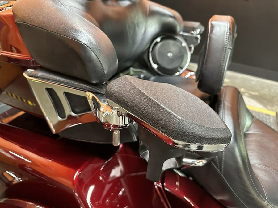 2014 Harley-Davidson Trike FLHTCUTG - Tri Glide Ultra