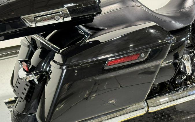 2017 Harley-Davidson Road Glide Special Vivid Black
