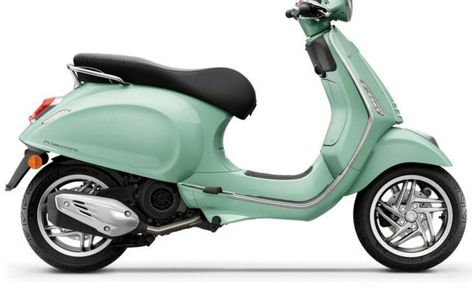 Vespa Primavera 150 - Verde Amabile - Dual Disc Brake / Keyless
