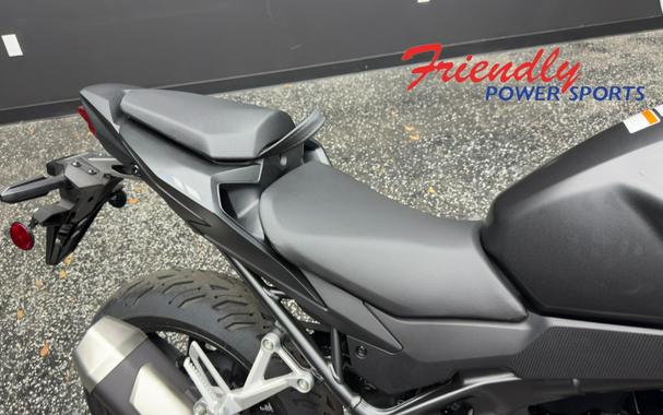 2026 HONDA CB750 HORNET E-CLUTCH