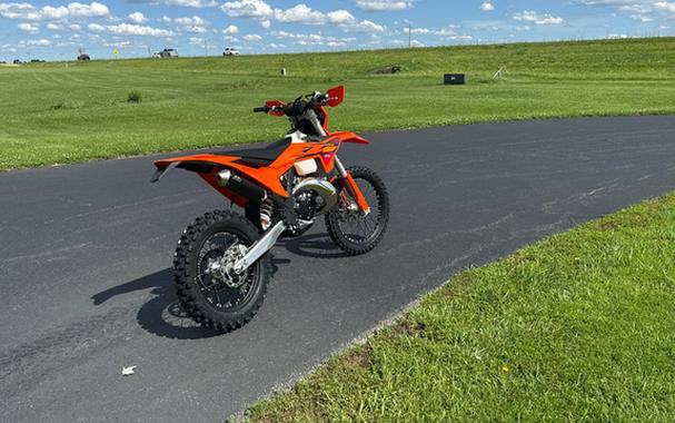 2026 KTM XC 150 W
