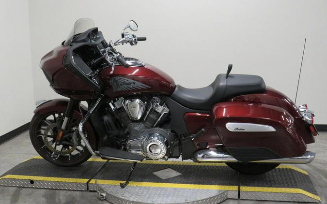 2022 Indian Motorcycle® Challenger® Limited Maroon Metallic