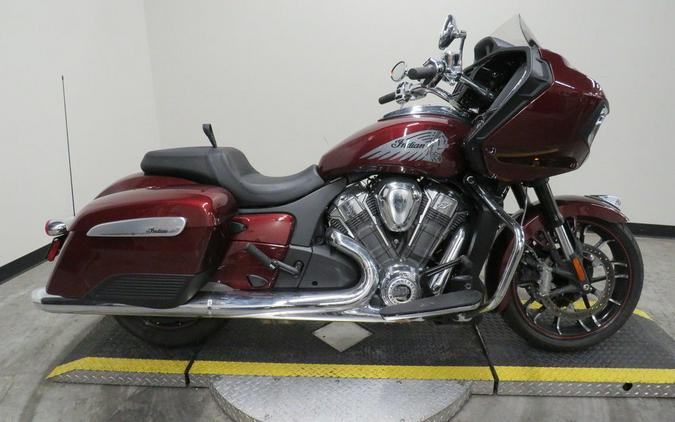 2022 Indian Motorcycle® Challenger® Limited Maroon Metallic