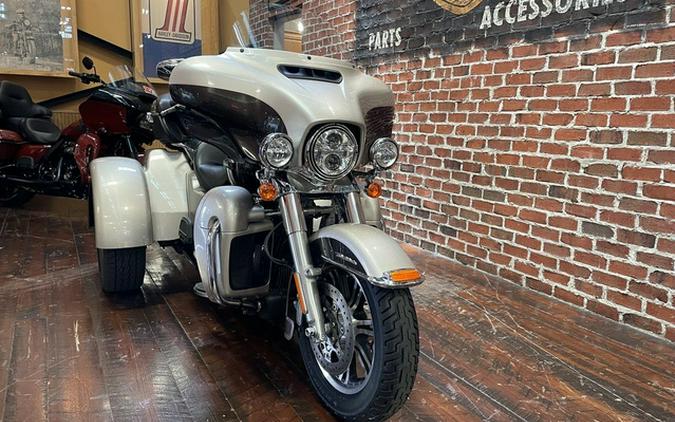 2018 Harley-Davidson Trike FLHTCUTG - Tri Glide Ultra